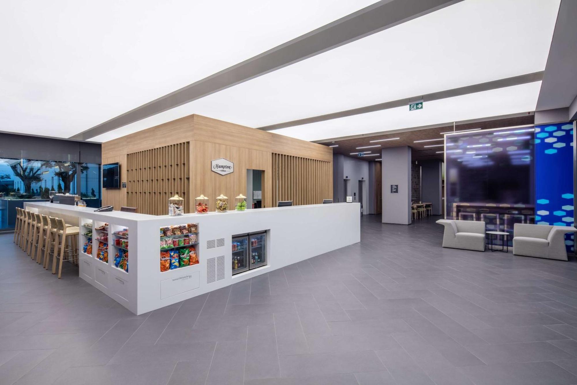 Hampton By Hilton Istanbul Zeytinburnu Hotel Exterior photo